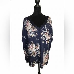 4 For $20 SHEIN Fit + Floral V-Neck Top -‎ Navy and Pink 28/30 Plus